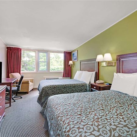 Days Inn By Wyndham Kittery Bagian luar foto