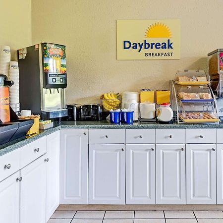 Days Inn By Wyndham Kittery Bagian luar foto