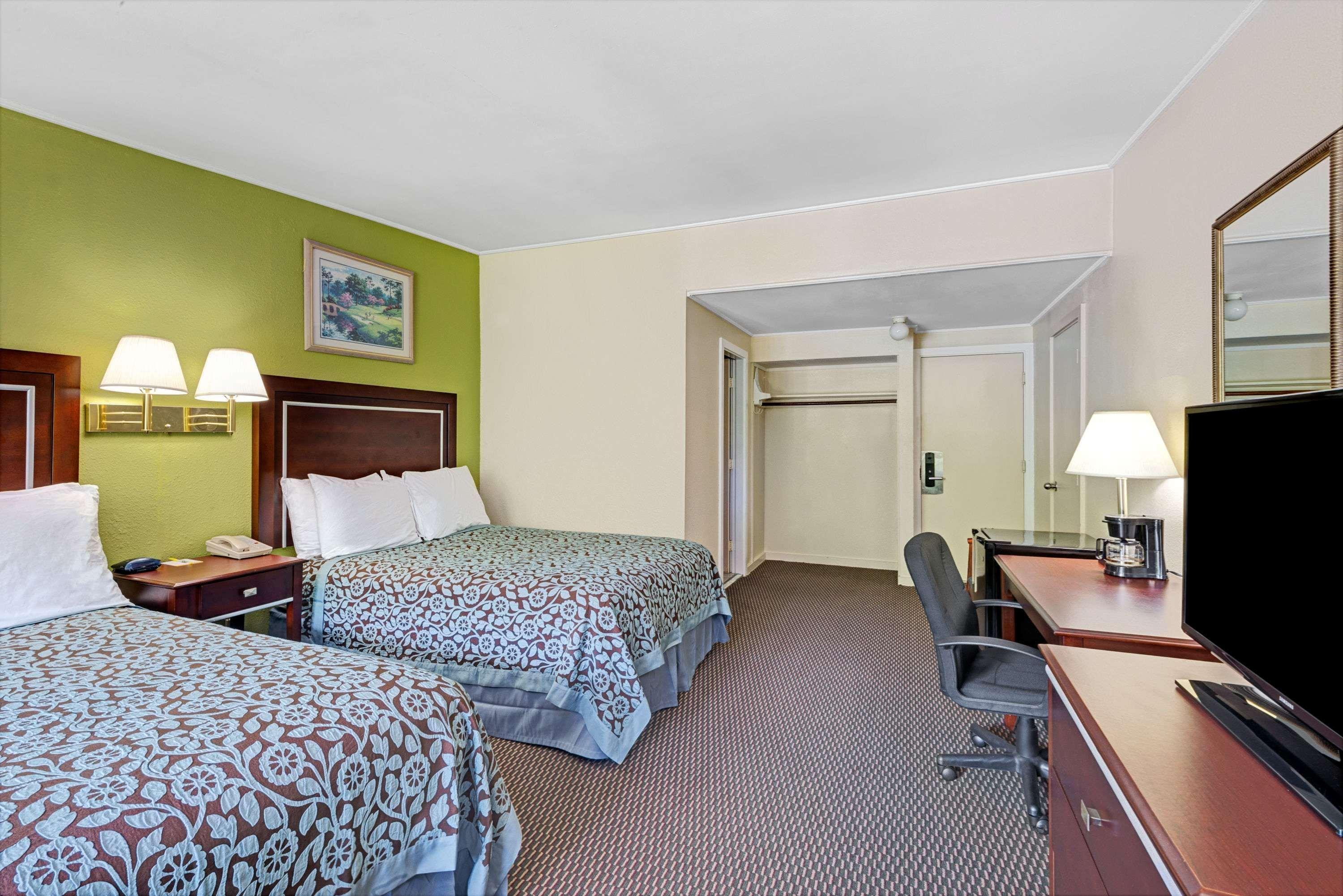 Days Inn By Wyndham Kittery Bagian luar foto