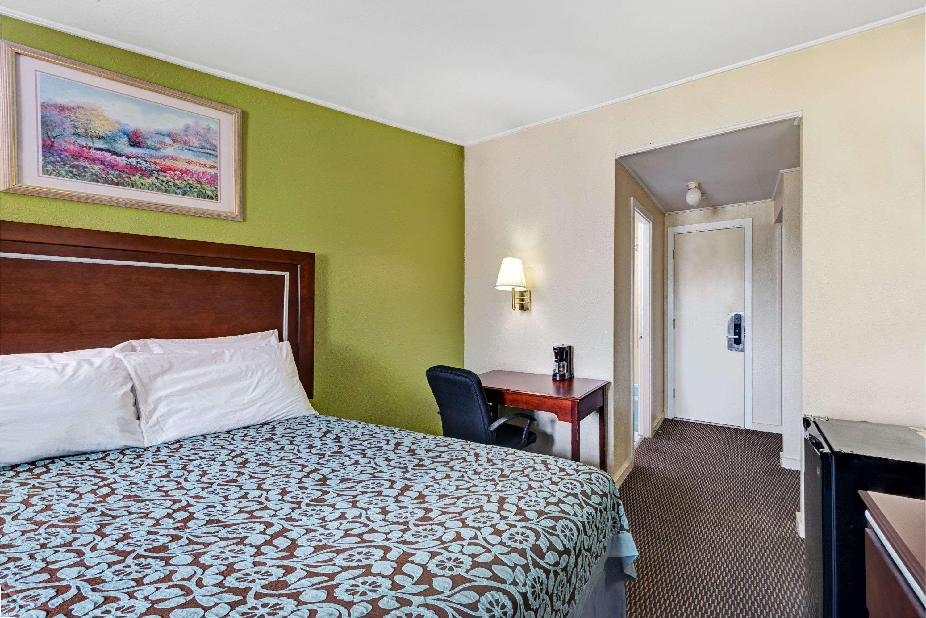 Days Inn By Wyndham Kittery Bagian luar foto